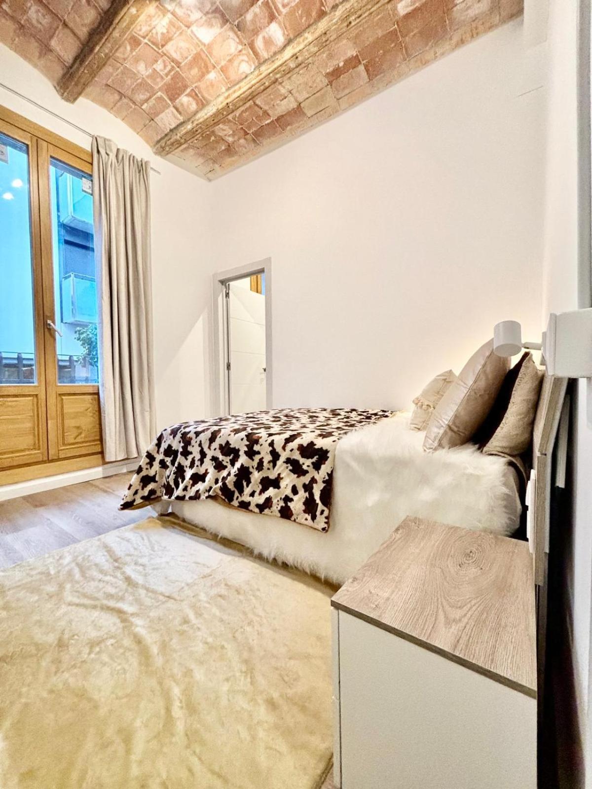 Piso Ideal Con 3 3 Banos Y Terraza * Barcelona